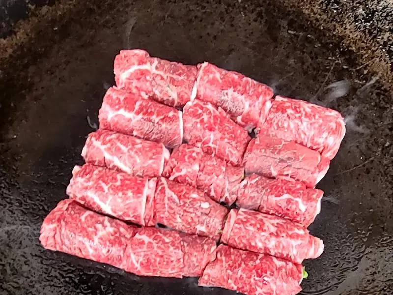 맛있게 익은 고기말이