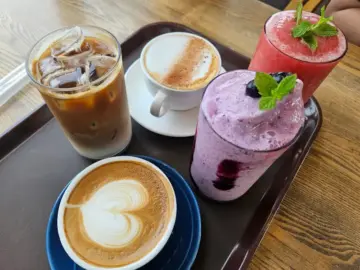 낙동강 뷰 맛집, 김해 강서구 이프리오에서 즐기는 힐링 베이커리 데이트