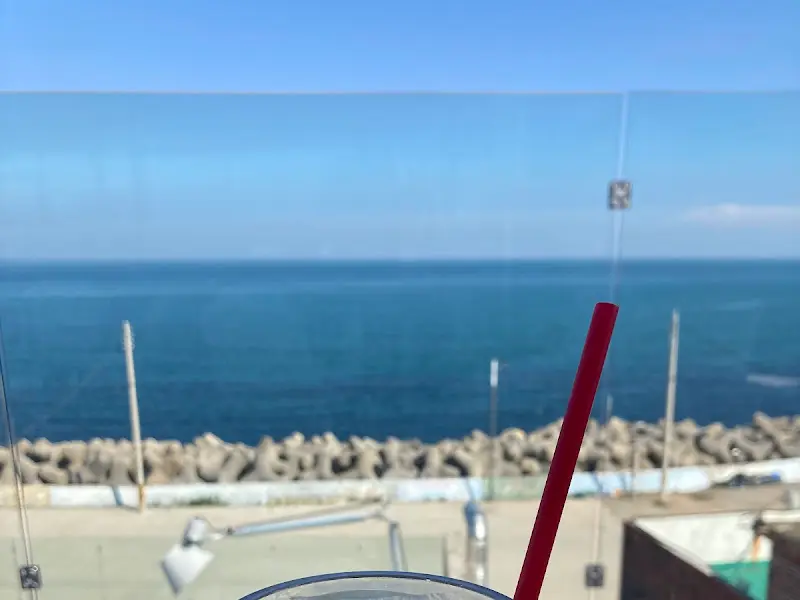 메이크씨커피에서 바라본 바다