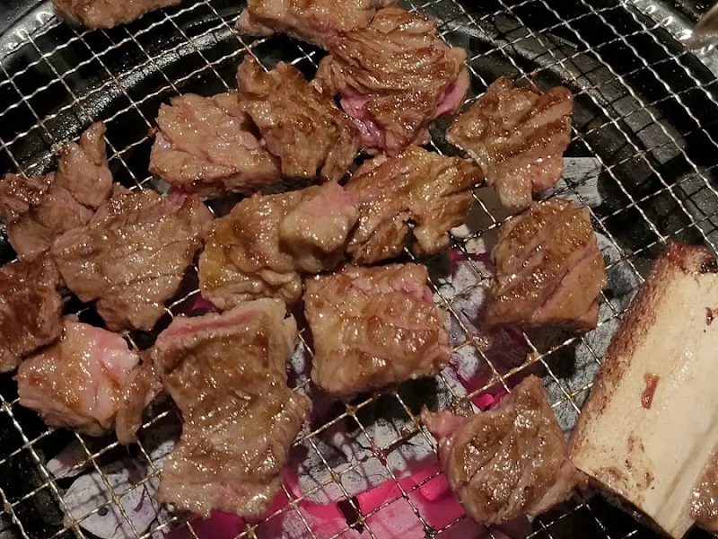 노릇하게 구워진 갈비