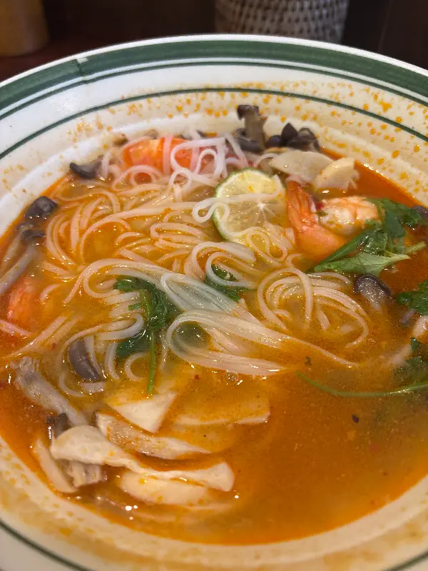 새콤한 똠얌꿍 쌀국수