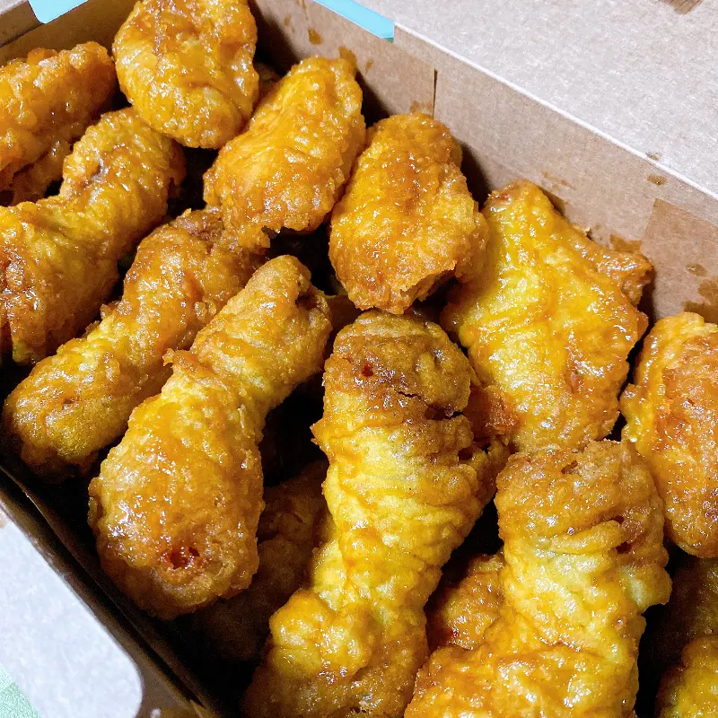 윤기가 흐르는 허니 순살 치킨