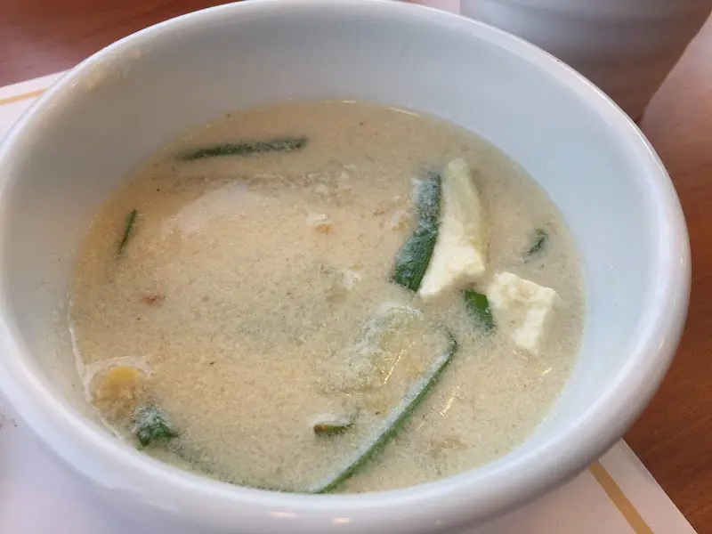 부드러운 식감의 녹두죽