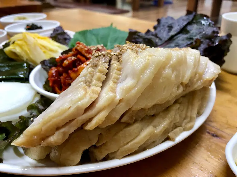 윤기가 흐르는 야들야들한 보쌈