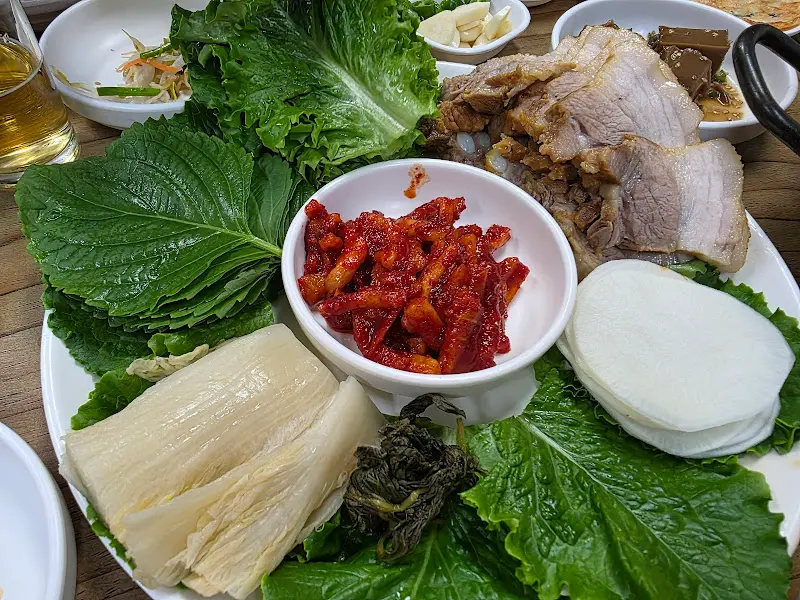 푸짐한 보쌈 한 상 차림