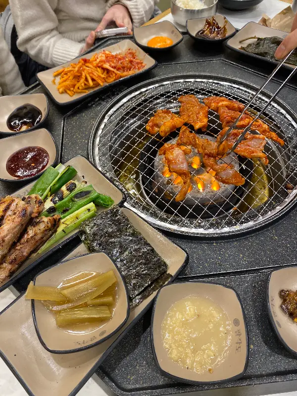 깔끔한 매장 내부