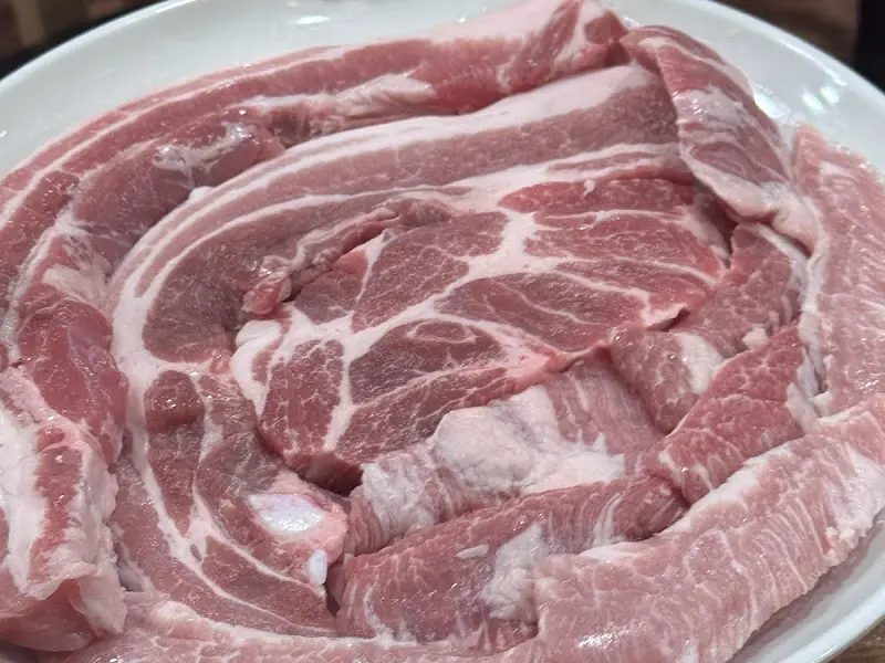 신선한 돼지고기