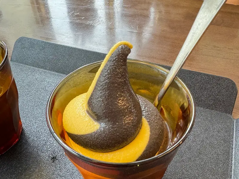 저동커피 먹물 호박 반반 아이스크림