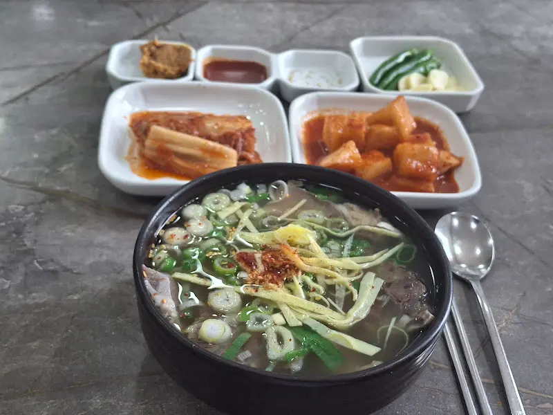 하얀집 한상차림