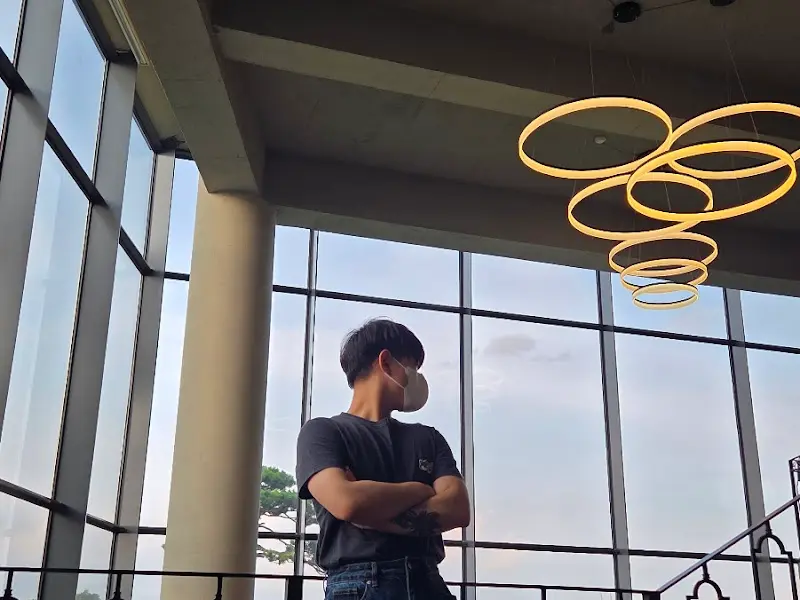 해어름 카페 내부