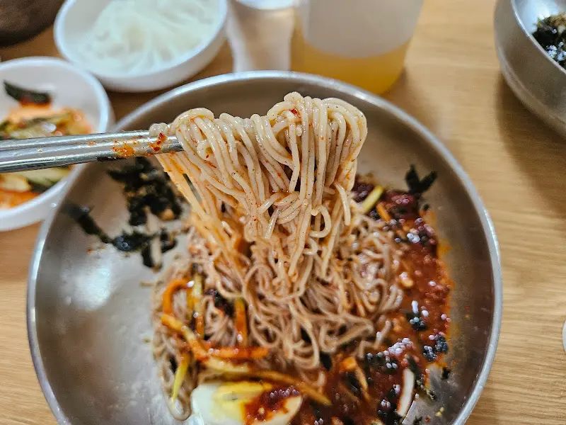 비빔막국수