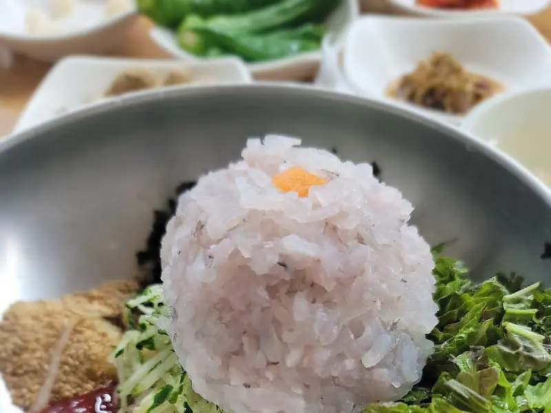 수*횟집 물회 클로즈업