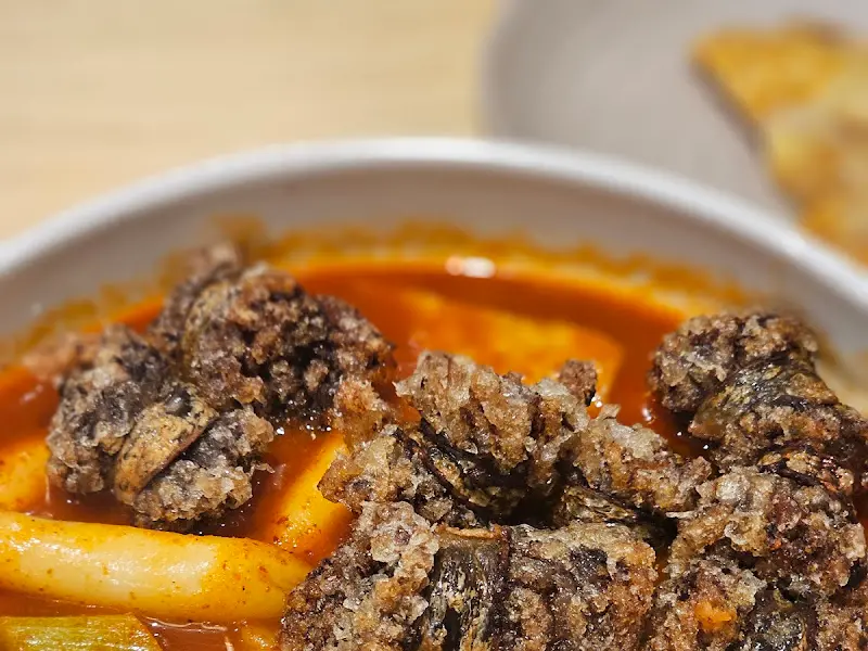 떡볶이에 순대 튀김이 퐁당