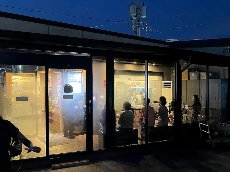 저녁시간 두코 외부 모습