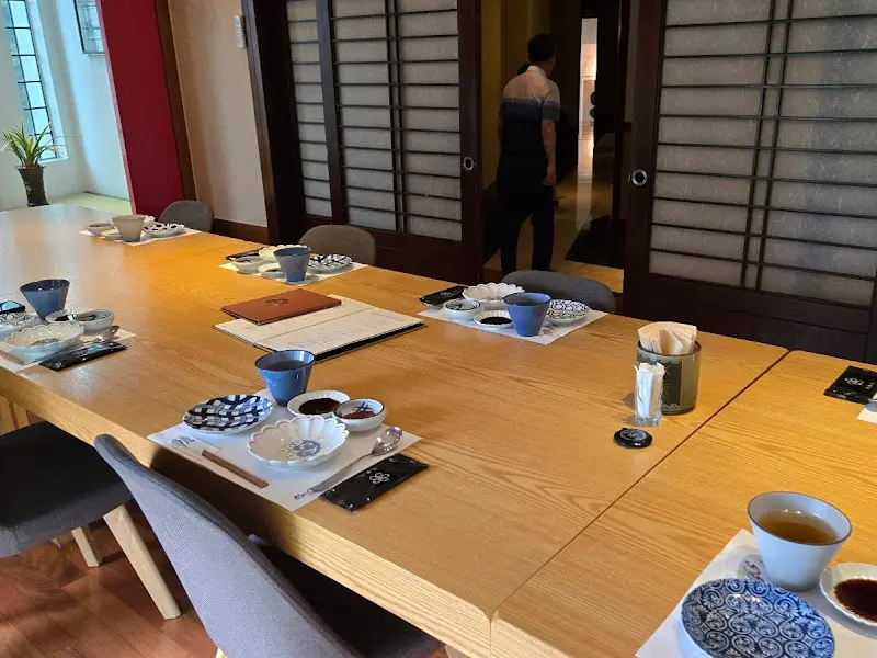 룸 내부 테이블 세팅