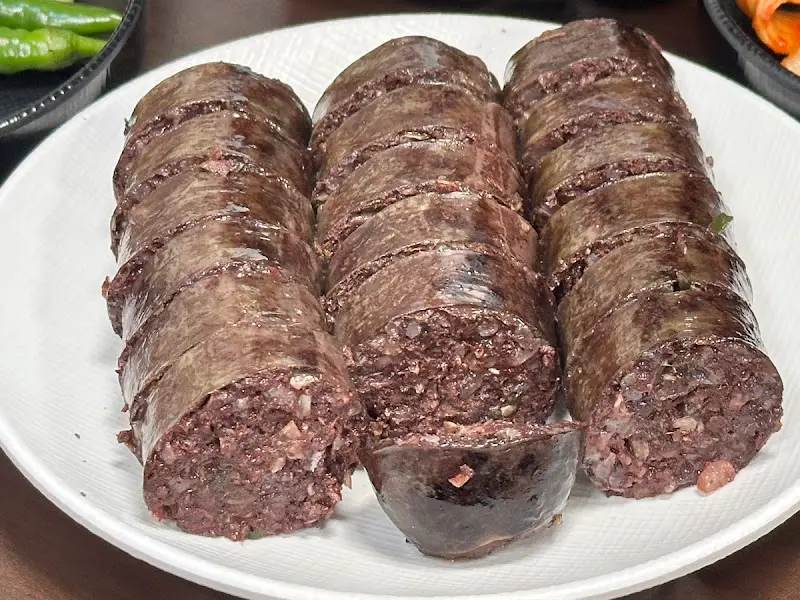 윤기가 흐르는 피순대