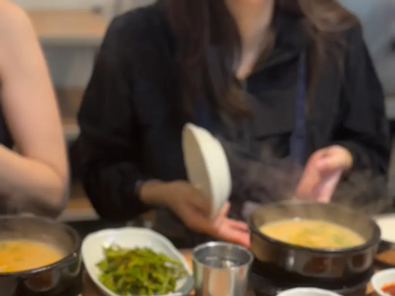 수육백반 한상차림 항공샷