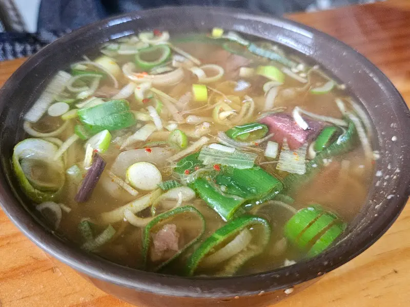 시원하고 깊은 맛의 선지국