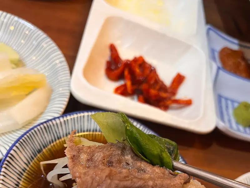 특제 소스에 찍어 먹는 소고기 편백찜