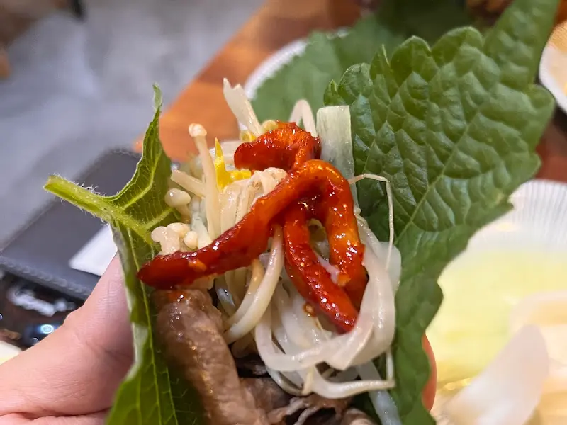 깻잎 쌈에 싸 먹는 편백찜