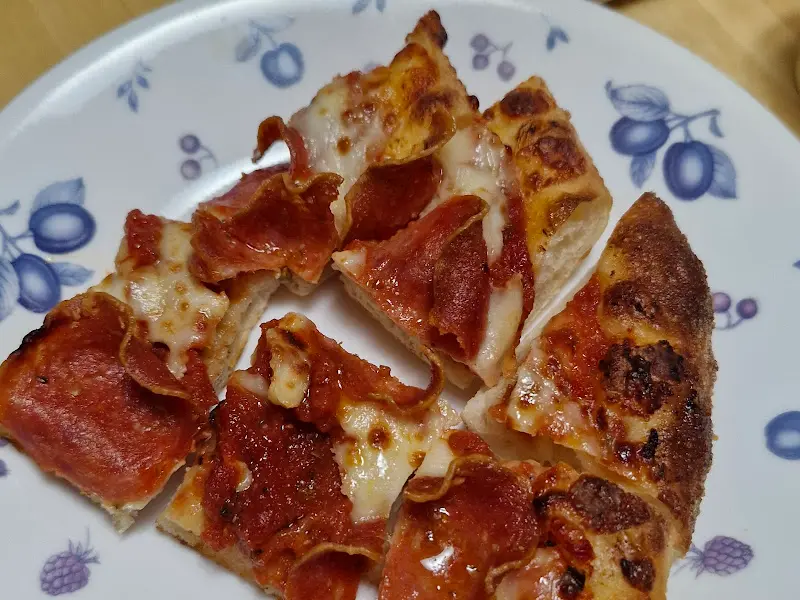 페페로니 피자 단면