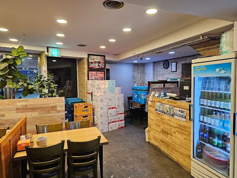 넓고 깔끔한 내부