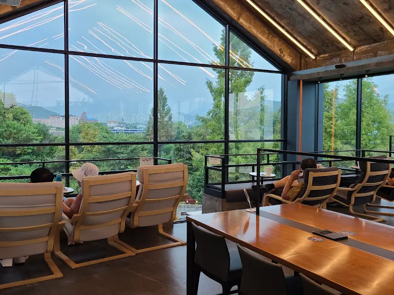 파스쿠찌 계룡DT점 2층 좌석