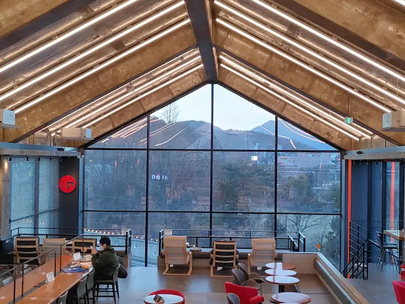 파스쿠찌 계룡DT점 2층 내부