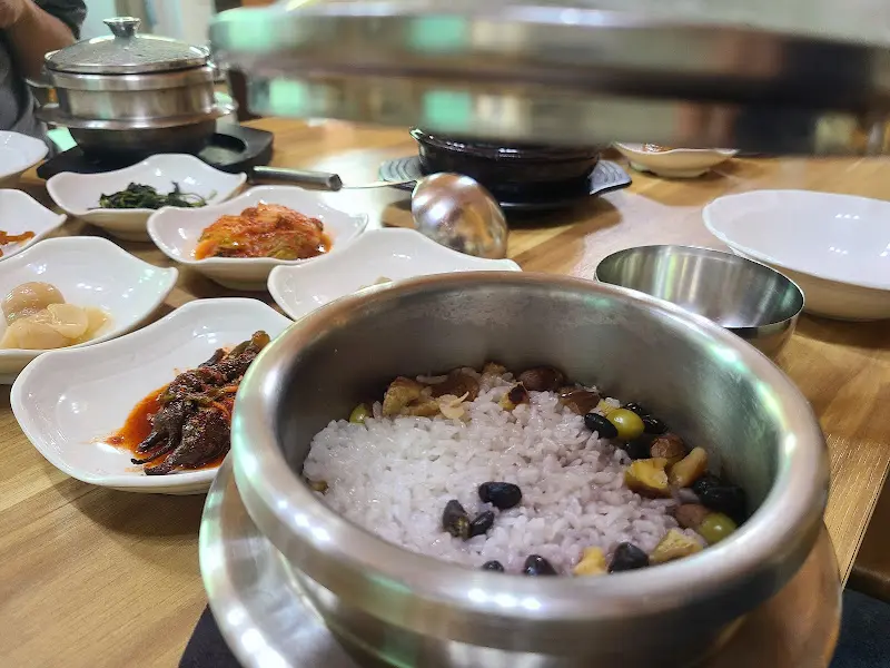 찰진 솥밥 비주얼