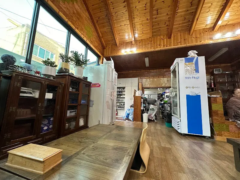 정겨운 식당 내부