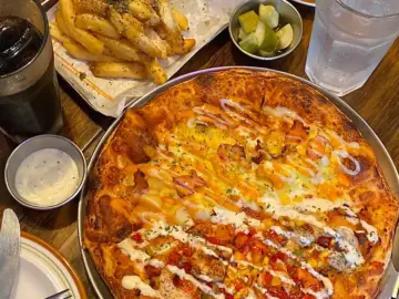 전포동 골목 숨은 보석, 미국 맛 그대로 프리윌피자에서 인생 피자 만난 후기! 부산 맛집 인정!