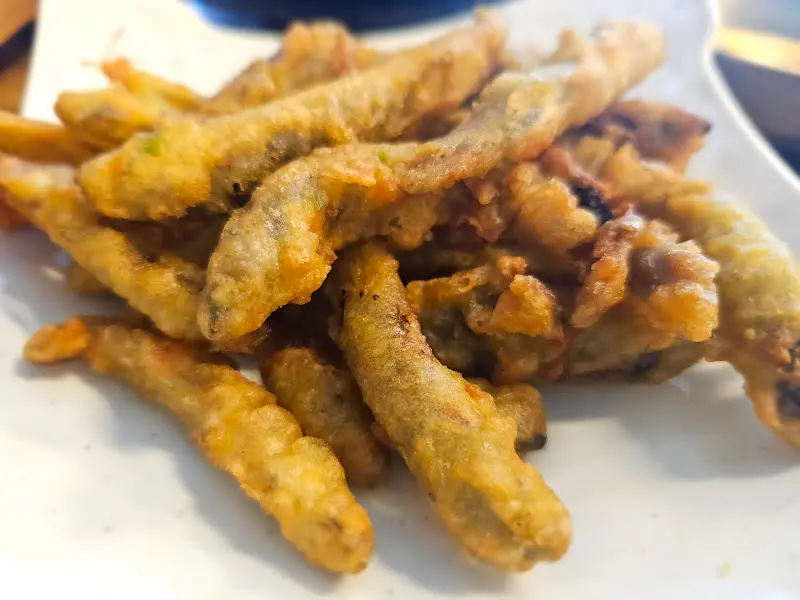 노릇노릇하게 튀겨진 추어튀김