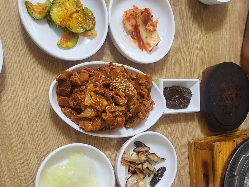 푸짐한 제육볶음