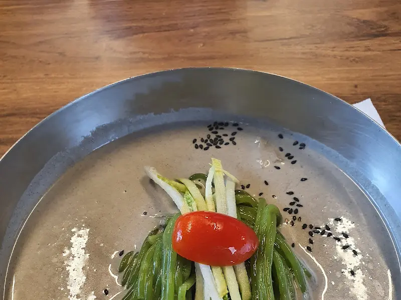 통일가든 검은콩국수 근접