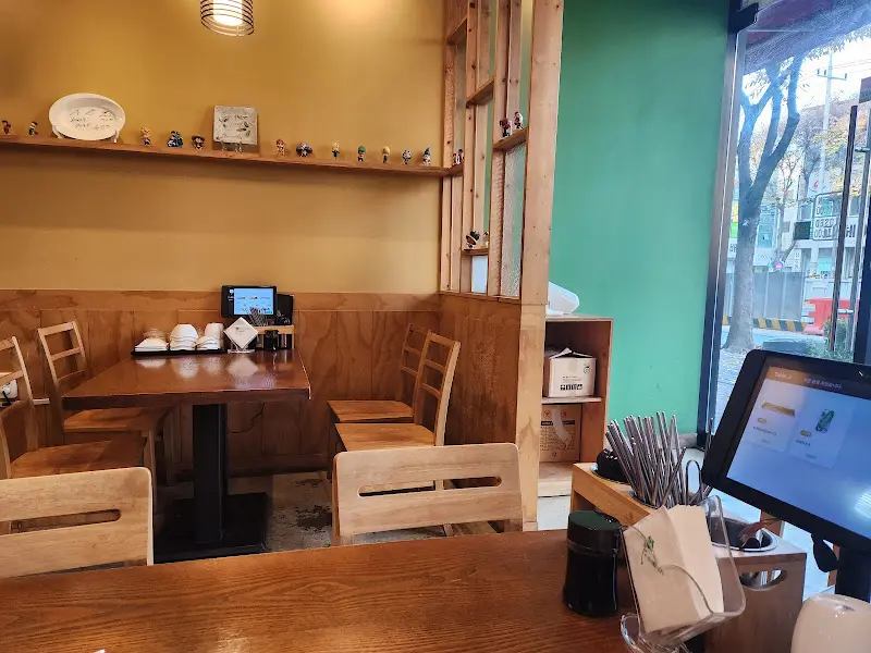 아늑한 테이블 좌석