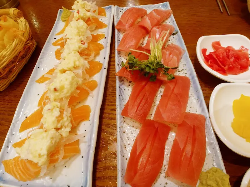 연어 초밥과 참치 초밥