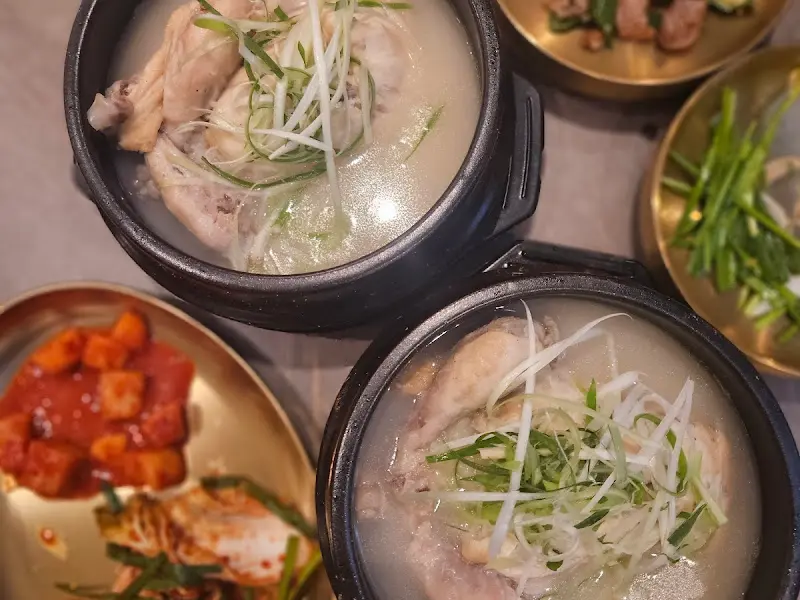 엄나무 삼계탕과 들깨 삼계탕