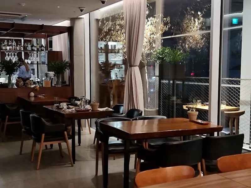 에스메로 내부 전경