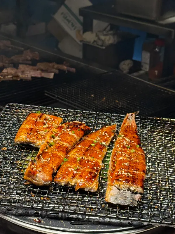 윤기가 흐르는 장어구이