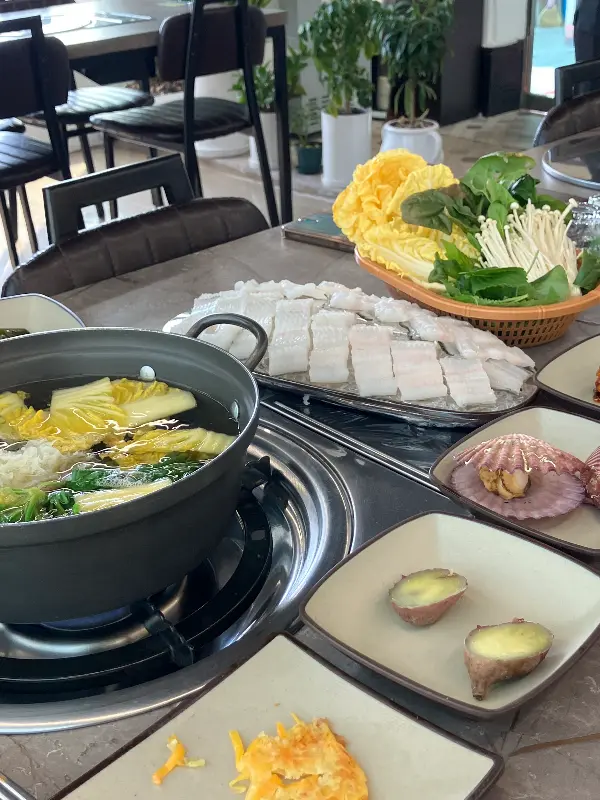 바다장어 샤브샤브 한 상 차림