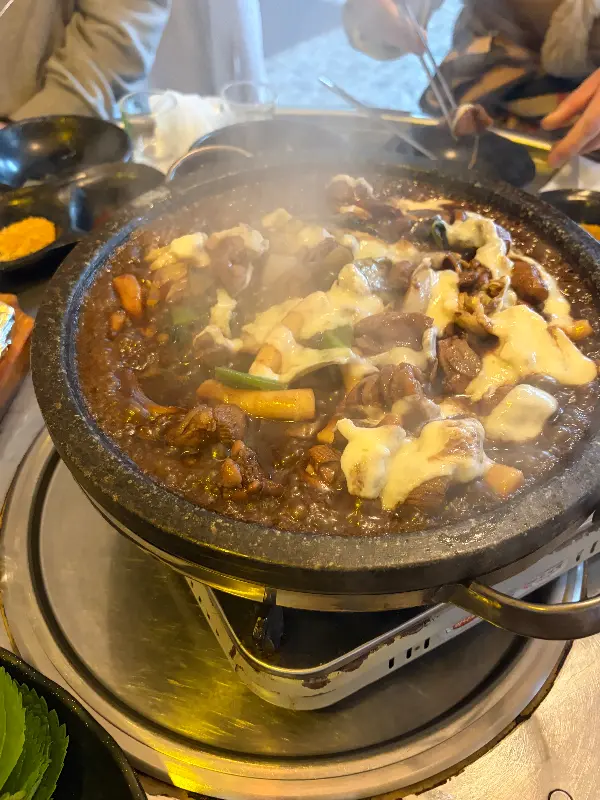 돌판닭갈비와 깻잎