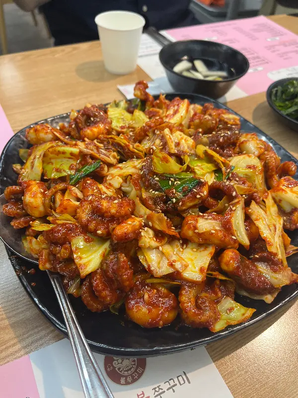 불쭈꾸미 한 상 차림