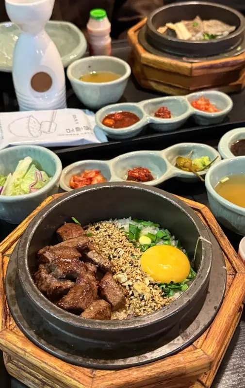 스테이크 솥밥 비주얼 미쳤다...