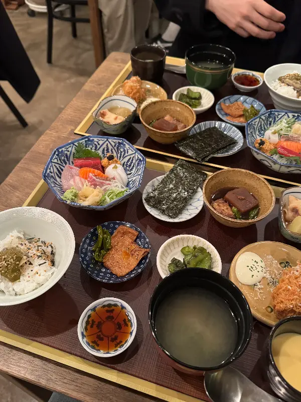 정갈한 한 상 차림이 돋보이는 백식