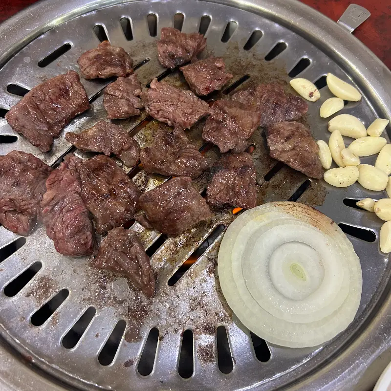 타레 야끼니꾸의 숯불 구이