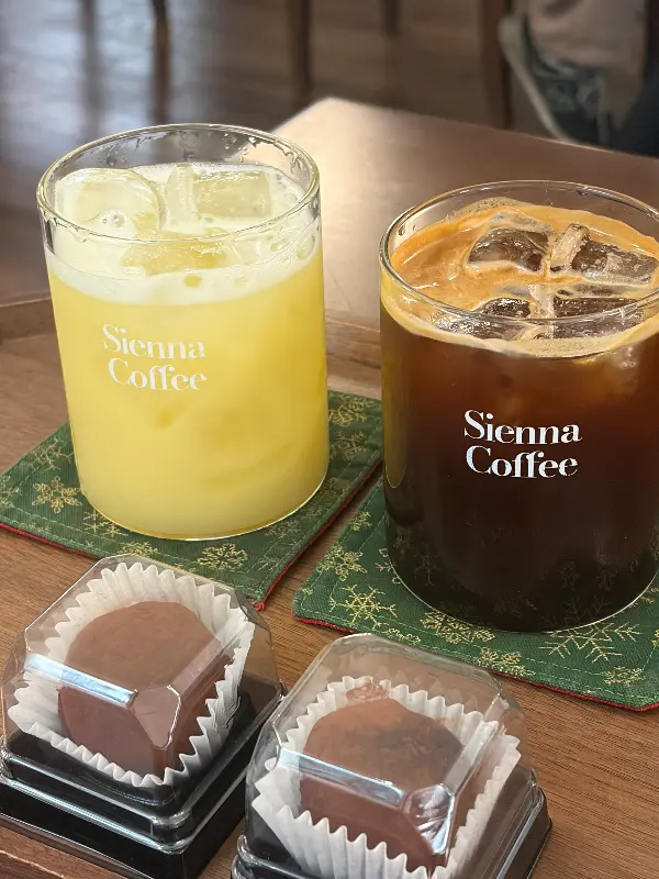 시에나커피로스터스 음료와 디저트