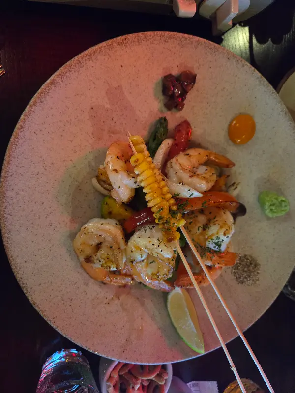 맛있는 안주와 함께 즐거운 시간