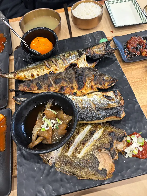 맛깔스러운 생선 구이