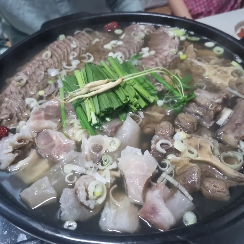 푸짐한 수육 한 상