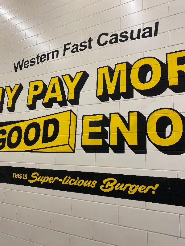 노브랜드버거 매장 벽면